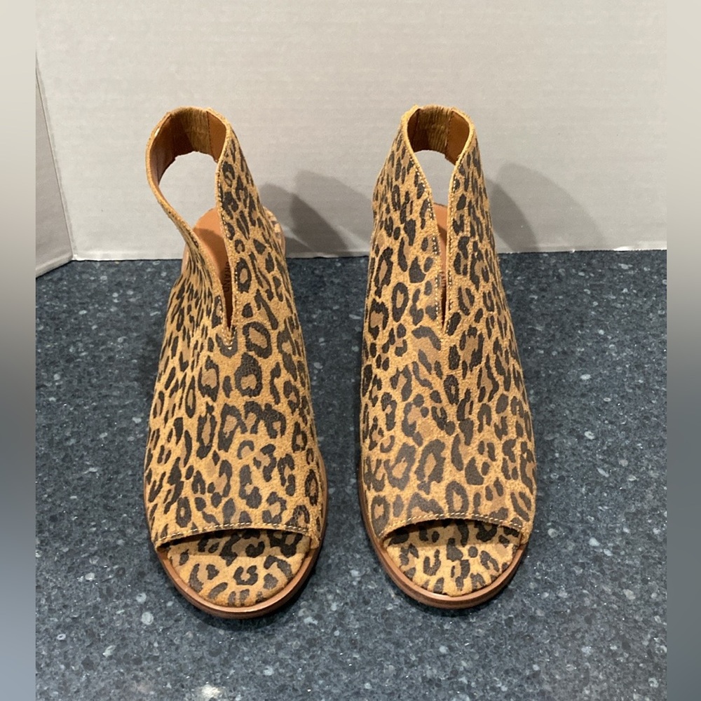 Lucky Brand “Terif” animal print : Leopard Leather Slingback Peep Toe Shoe NWOT!
